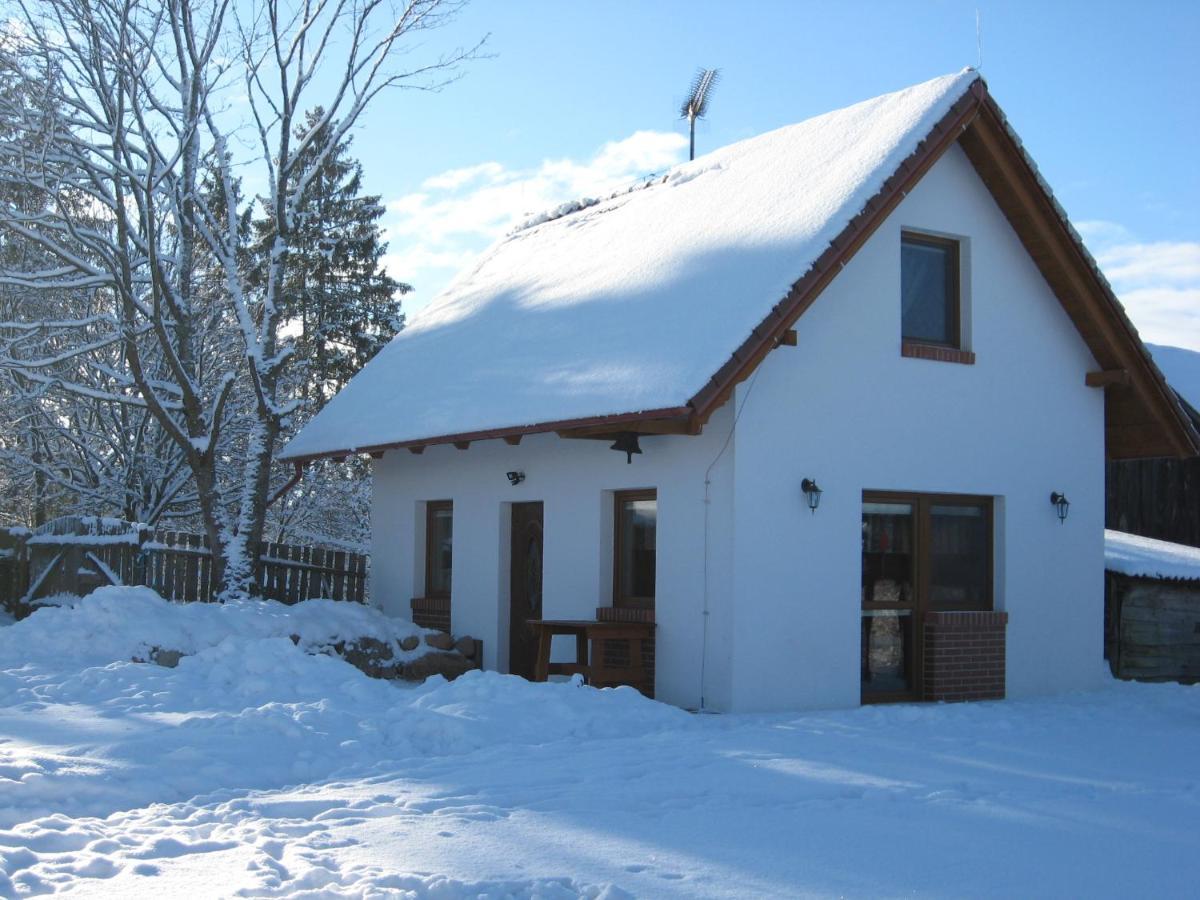 Domek Czerwony Kapturek Villa Plocice Exterior foto